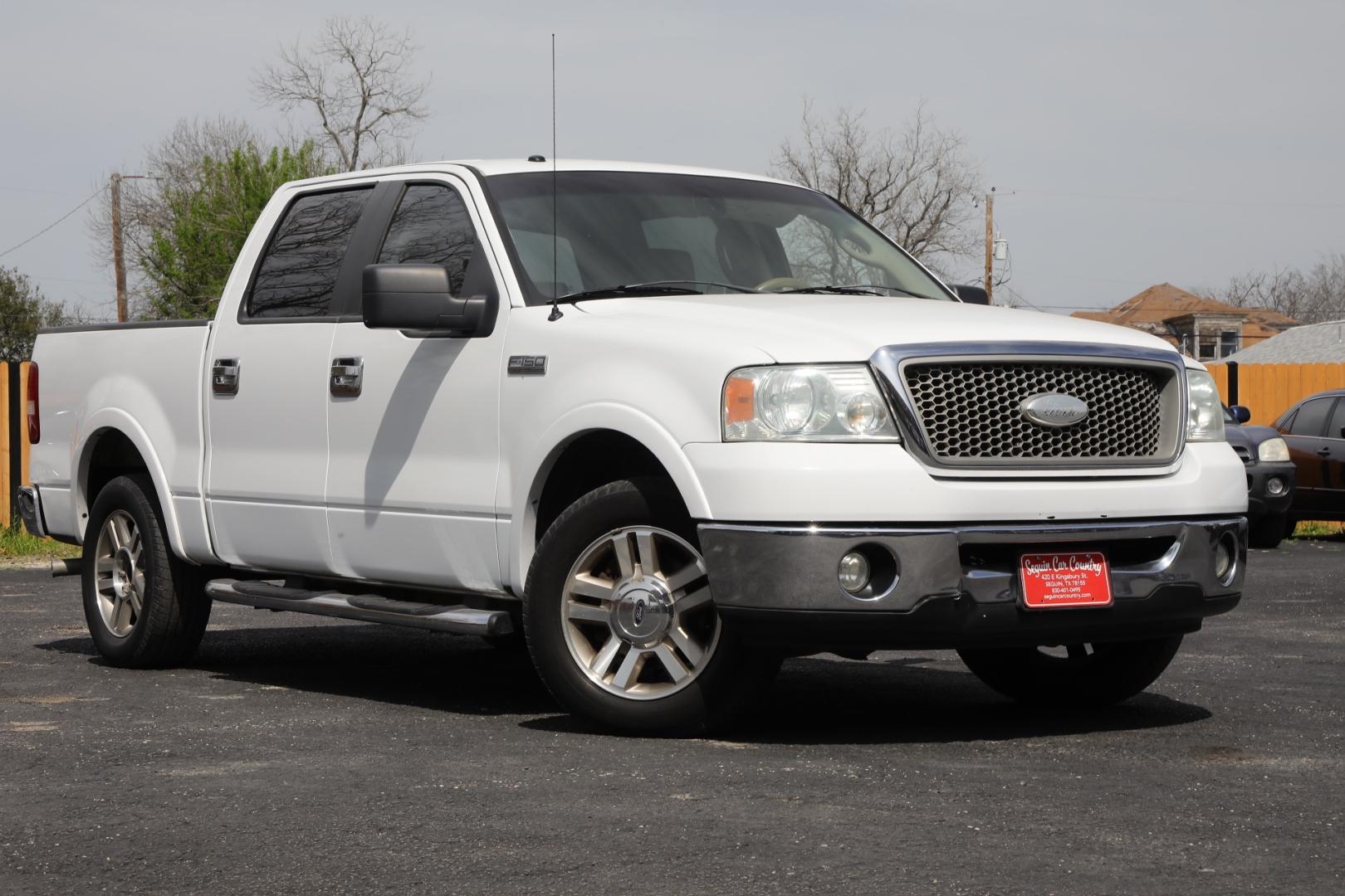 2008 WHITE FORD F-150 Lariat SuperCrew 2WD (1FTPW12V68F) with an 5.4L V8 SOHC 24V FFV engine, 4-SPEED AUTOMATIC transmission, located at 420 E. Kingsbury St., Seguin, TX, 78155, (830) 401-0495, 29.581060, -97.961647 - Photo#0